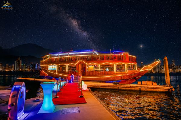 Standard Marina dhow cruise Dubai at night